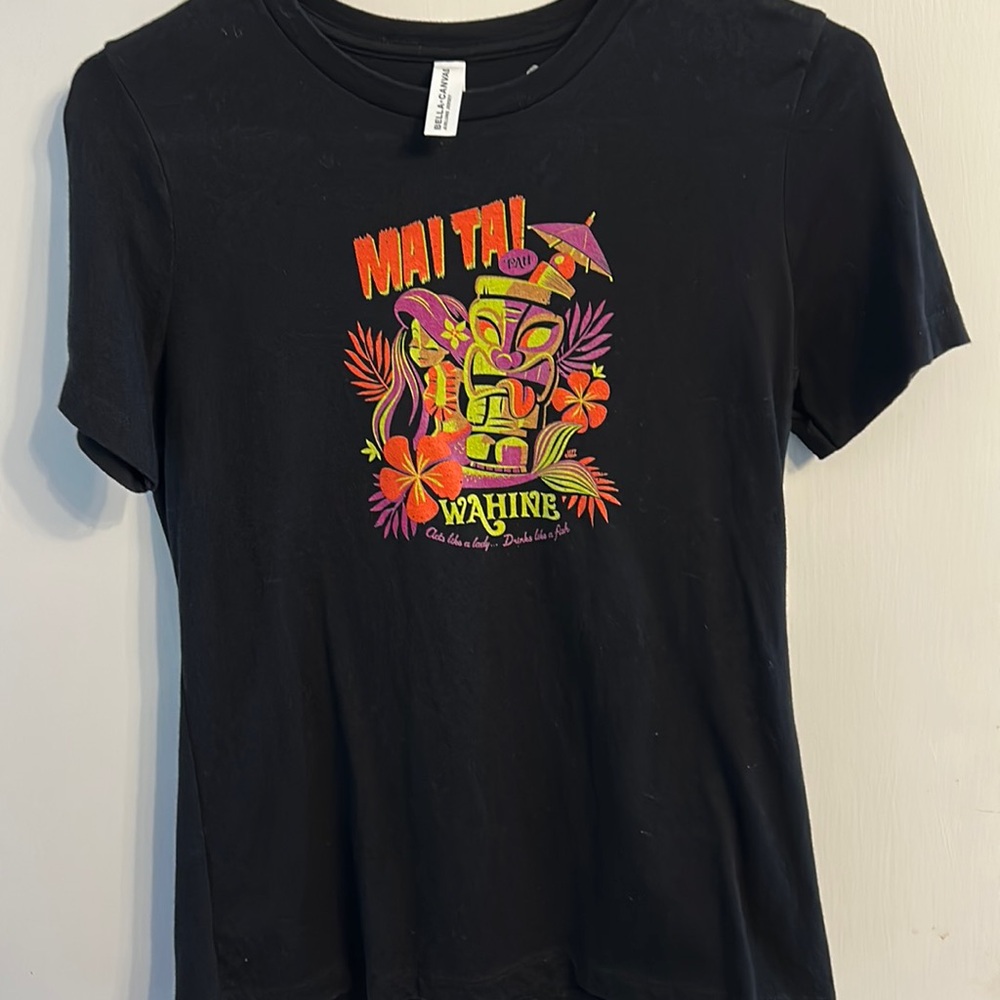 Tiki shirt